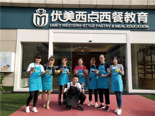 美女、咖啡、拉花 這場優雅的邂逅唯獨缺你不行
